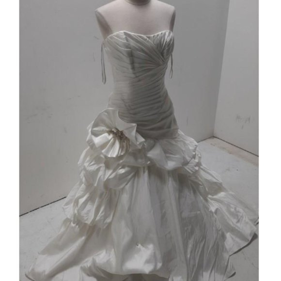 Demetrios OreaSposa White Wedding Gown (Style # L612) - Picture 6 of 16